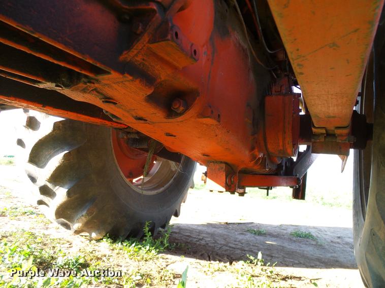 image for item DG9988 1975 Case 1070 tractor