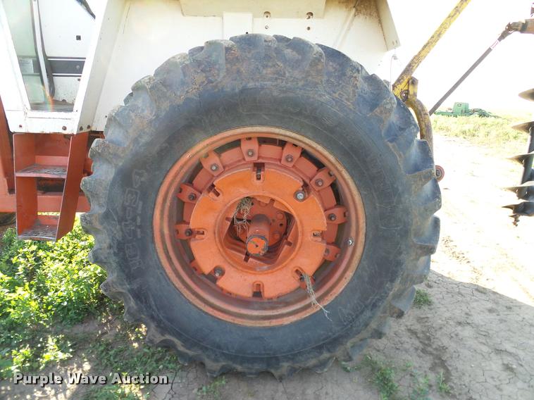 image for item DG9988 1975 Case 1070 tractor