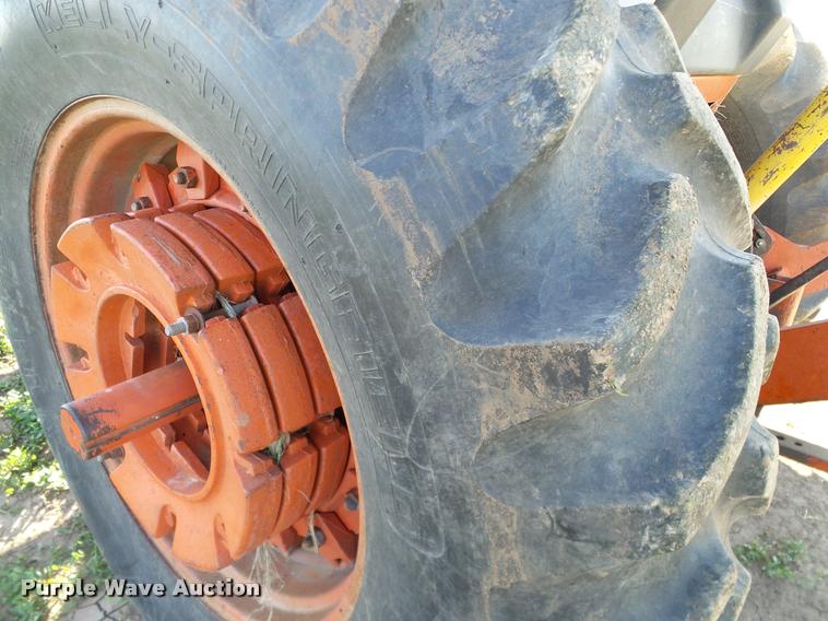 image for item DG9988 1975 Case 1070 tractor