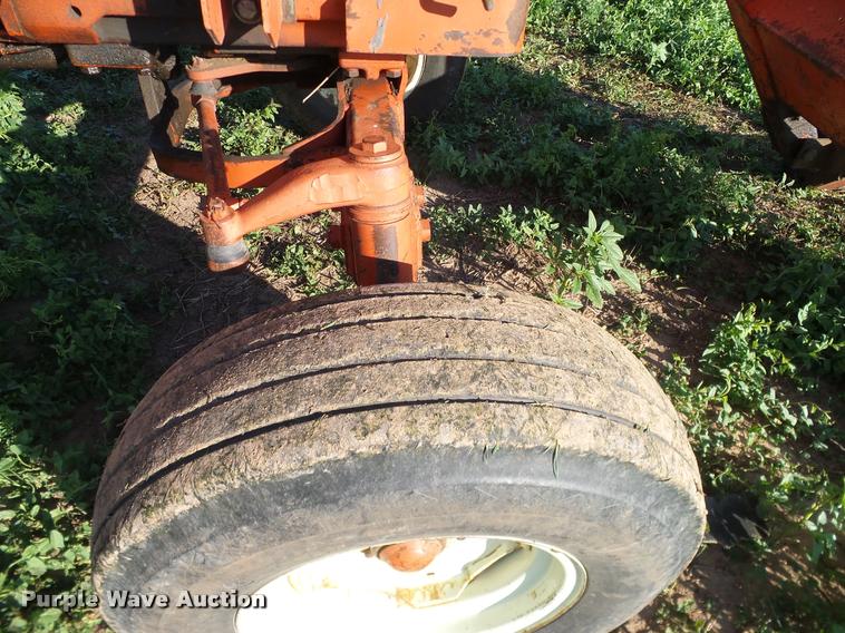 image for item DG9988 1975 Case 1070 tractor