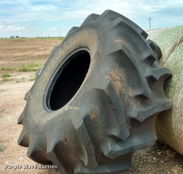 image for item DI9825 Goodyear 900/65R32 flotation tire