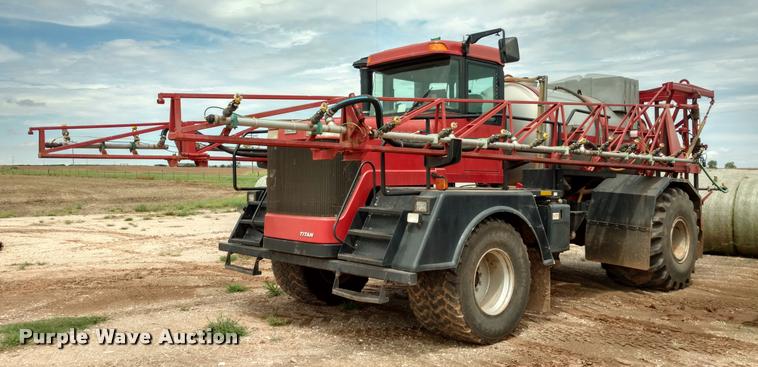 image for item DI9827 Case IH FLX4300 self-propelled sprayer