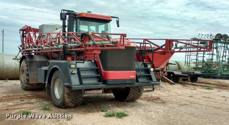 image for item DI9827 Case IH FLX4300 self-propelled sprayer