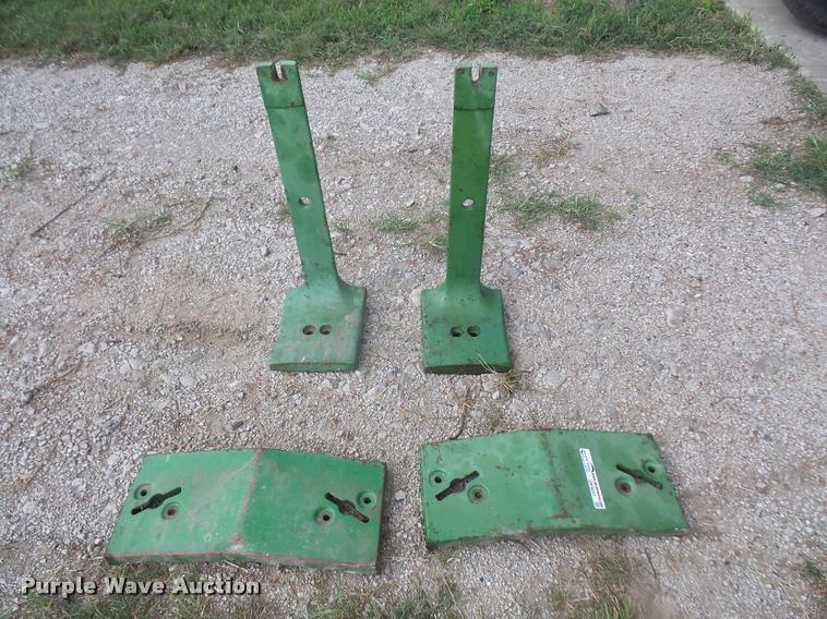 image for item DK9257 John Deere weight and brackets