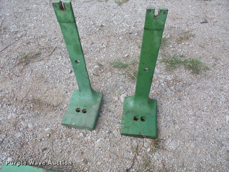 image for item DK9257 John Deere weight and brackets