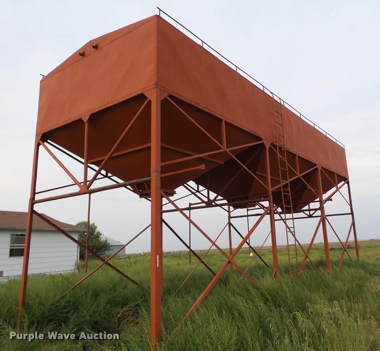 Overhead triple hopper feed bin in Channing, TX Item DL9010 sold