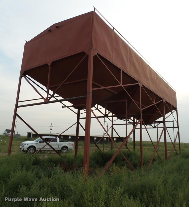 image for item DL9010 Overhead triple hopper feed bin