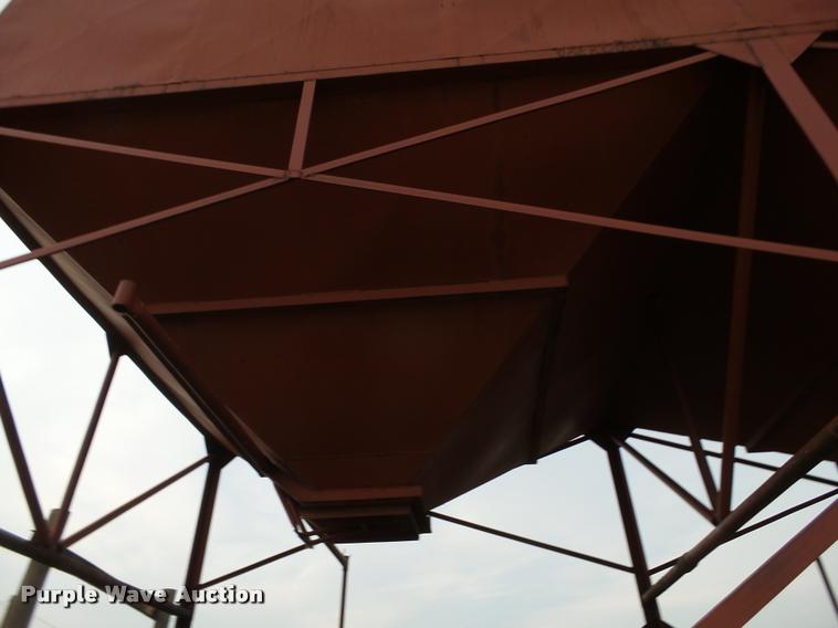 image for item DL9010 Overhead triple hopper feed bin