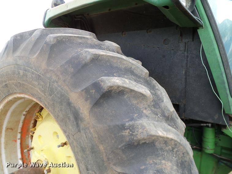 image for item DL9043 1981 John Deere 4640 tractor