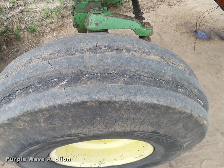 image for item DL9043 1981 John Deere 4640 tractor