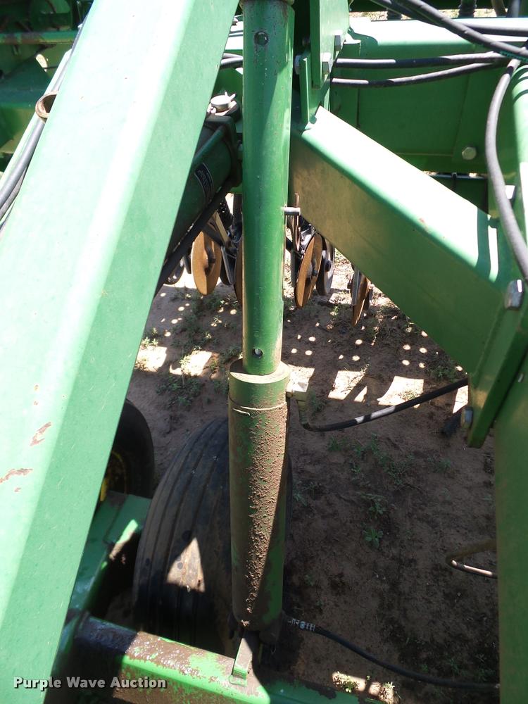 image for item DL9046 John Deere 455 grain drill