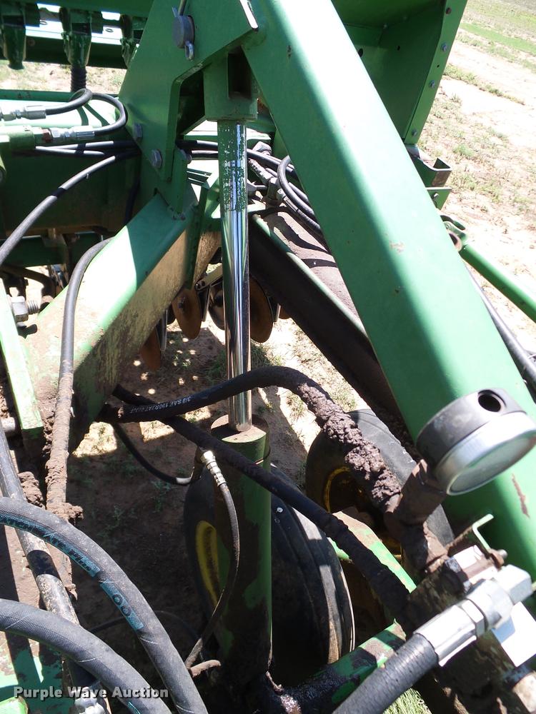 image for item DL9046 John Deere 455 grain drill