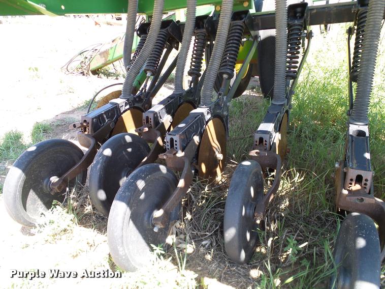 image for item DL9046 John Deere 455 grain drill