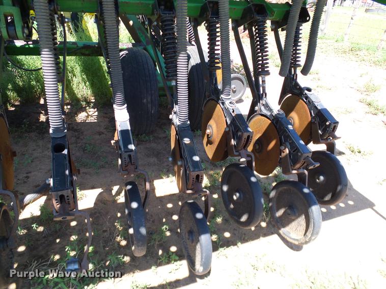 image for item DL9046 John Deere 455 grain drill
