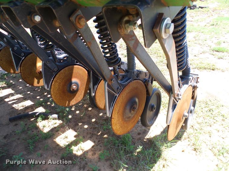 image for item DL9046 John Deere 455 grain drill