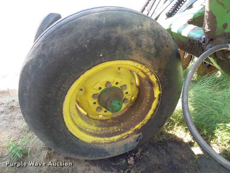 image for item DL9046 John Deere 455 grain drill