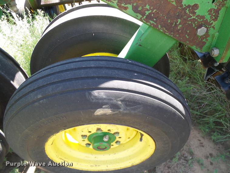 image for item DL9046 John Deere 455 grain drill