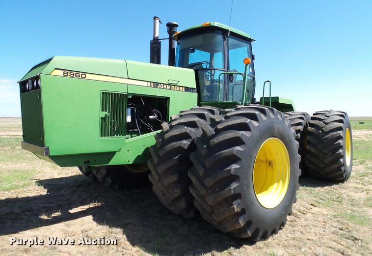 image for item DL9053 1991 John Deere 8960 4WD tractor