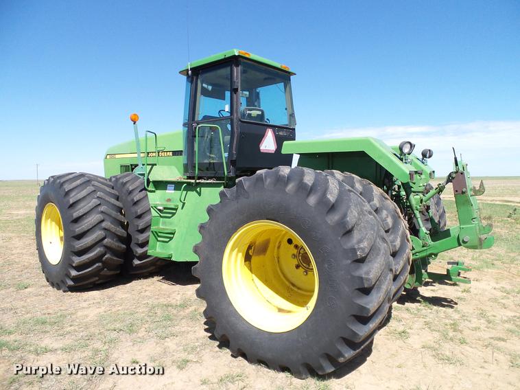image for item DL9053 1991 John Deere 8960 4WD tractor