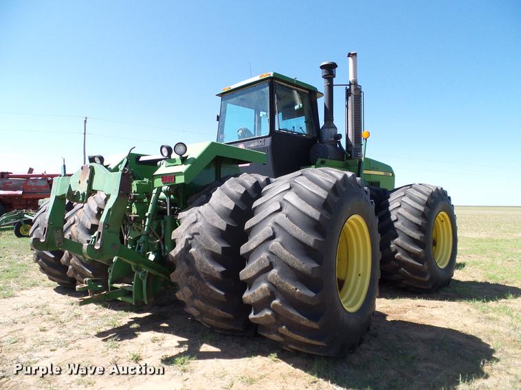 image for item DL9053 1991 John Deere 8960 4WD tractor