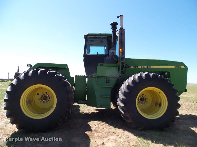 image for item DL9053 1991 John Deere 8960 4WD tractor