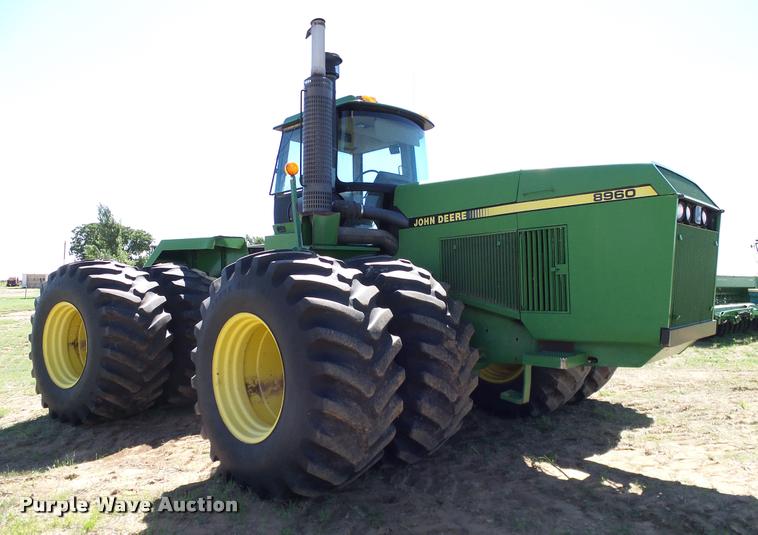 image for item DL9053 1991 John Deere 8960 4WD tractor