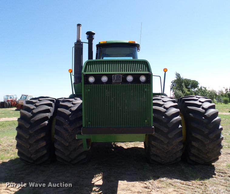 image for item DL9053 1991 John Deere 8960 4WD tractor