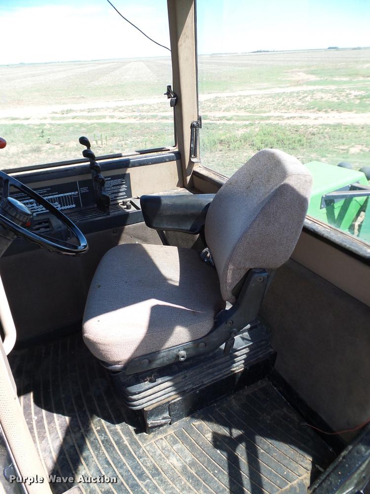 image for item DL9053 1991 John Deere 8960 4WD tractor