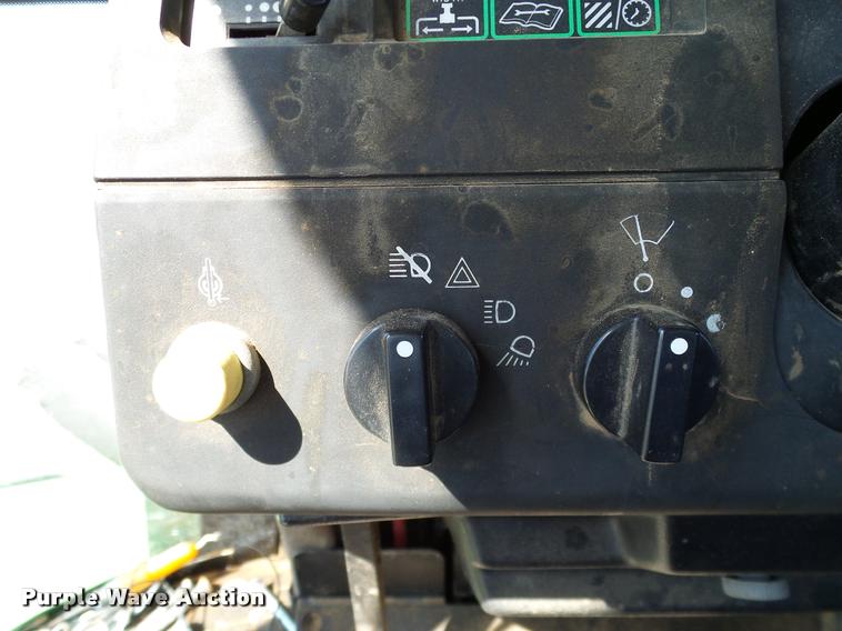 image for item DL9053 1991 John Deere 8960 4WD tractor