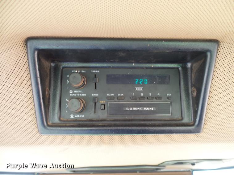 image for item DL9053 1991 John Deere 8960 4WD tractor