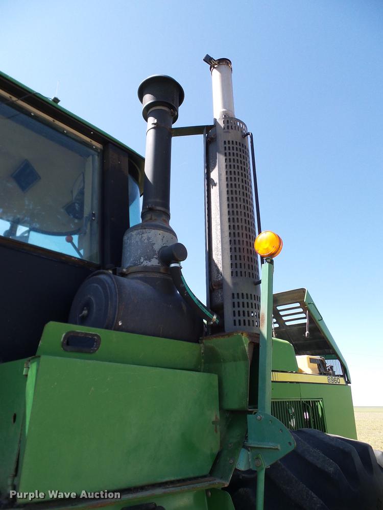 image for item DL9053 1991 John Deere 8960 4WD tractor