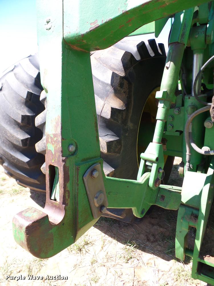 image for item DL9053 1991 John Deere 8960 4WD tractor