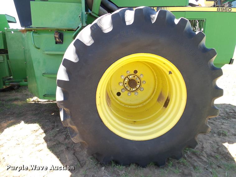 image for item DL9053 1991 John Deere 8960 4WD tractor