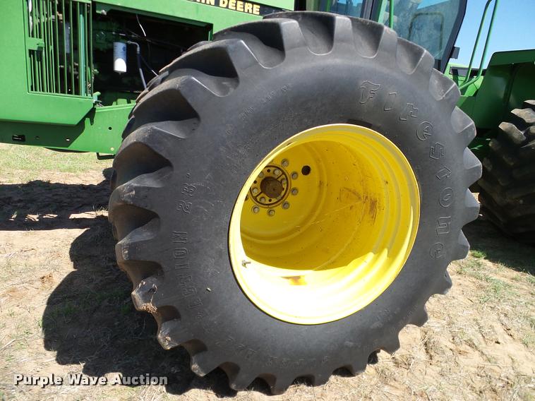 image for item DL9053 1991 John Deere 8960 4WD tractor