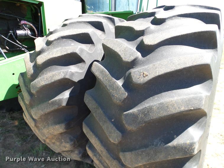 image for item DL9053 1991 John Deere 8960 4WD tractor