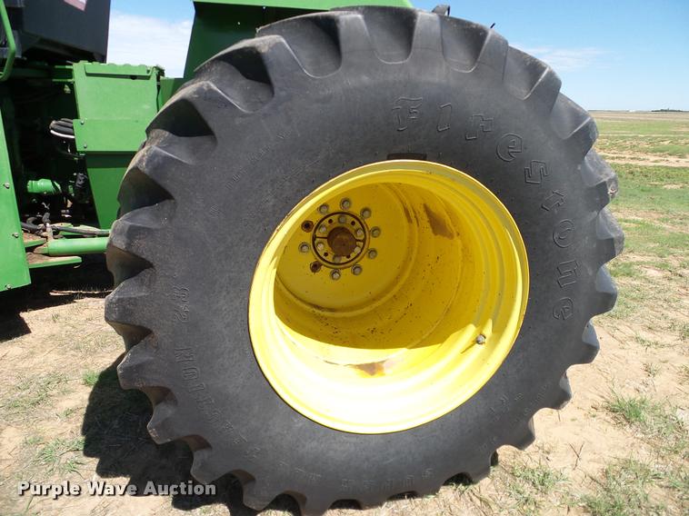 image for item DL9053 1991 John Deere 8960 4WD tractor