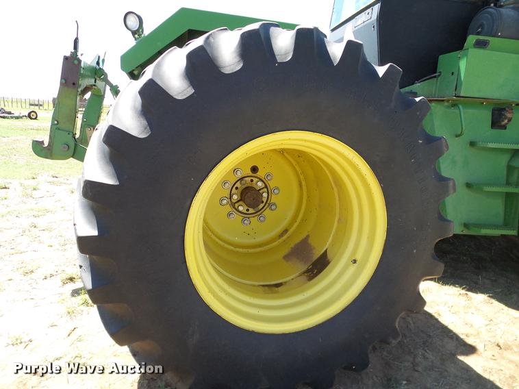 image for item DL9053 1991 John Deere 8960 4WD tractor