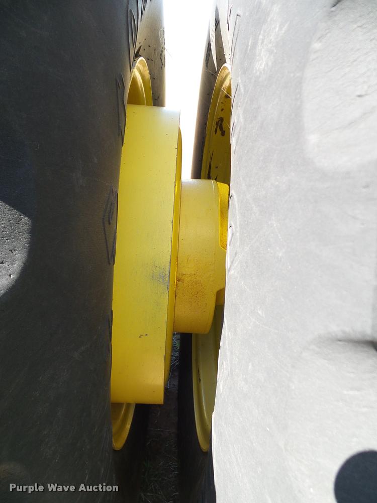 image for item DL9053 1991 John Deere 8960 4WD tractor