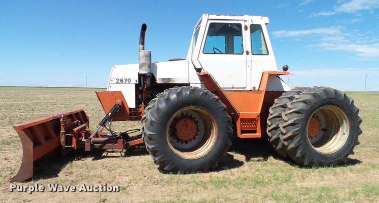 image for item DL9054 1975 Case 2670 4WD tractor
