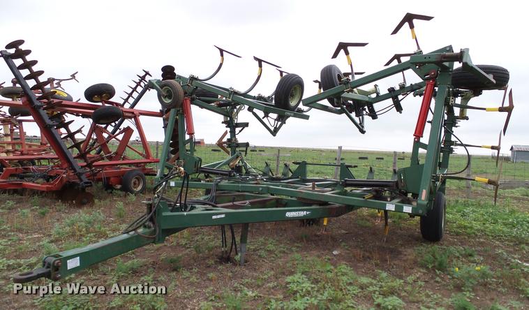 image for item DL9071 QuinStar Fallow Master II sweep plow