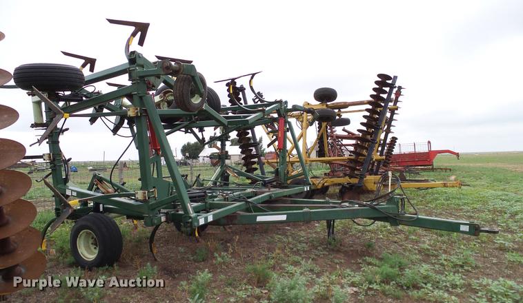 image for item DL9071 QuinStar Fallow Master II sweep plow