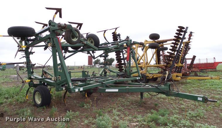 image for item DL9071 QuinStar Fallow Master II sweep plow