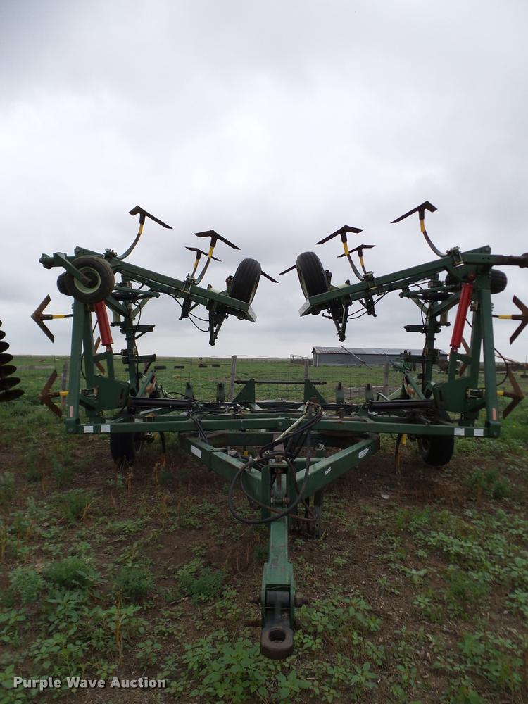 image for item DL9071 QuinStar Fallow Master II sweep plow