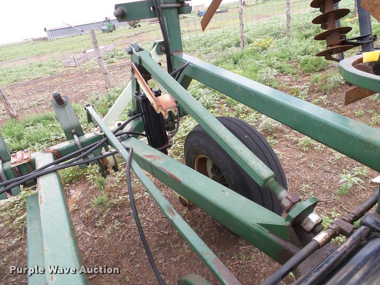 image for item DL9071 QuinStar Fallow Master II sweep plow