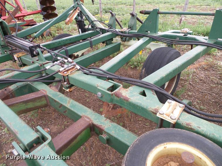 image for item DL9071 QuinStar Fallow Master II sweep plow