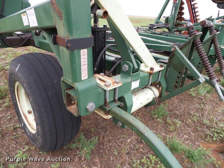 image for item DL9071 QuinStar Fallow Master II sweep plow