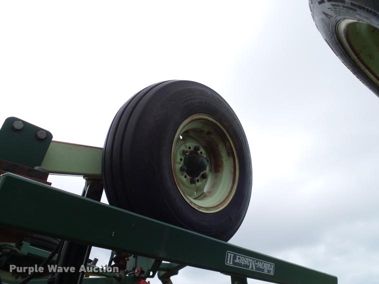 image for item DL9071 QuinStar Fallow Master II sweep plow