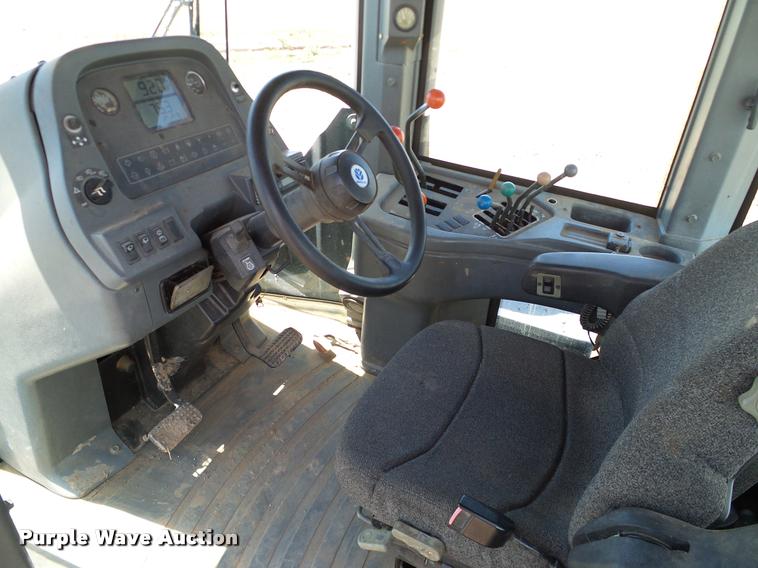 image for item DL9076 1995 Ford 9680 4WD tractor