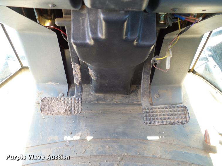 image for item DL9076 1995 Ford 9680 4WD tractor