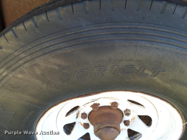 image for item DL9121 1988 Gooseneck livestock trailer